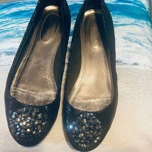 Cute flats by Calvin Klein in size 81/2 medium